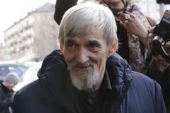 Rusko zvýšilo trest historikovi Dmitrijevovi na 13 let. Kritici proces odsuzují