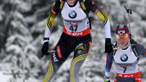 Anastasia Kuzminová při sprintovém závodě v Hochfilzenu (2013)