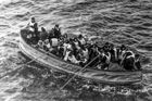 Na záchranných člunech nakonec uniklo několik set lidí, ale zdaleka ne všichni cestující.
