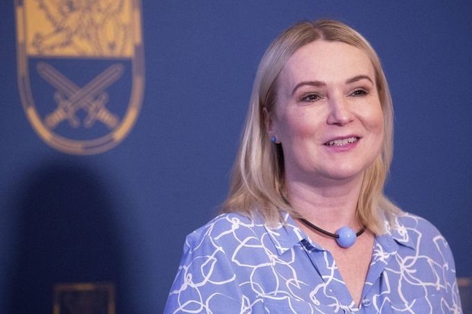 Ministryně obrany Jana Černochová z ODS vybízí k podpoře Ruskem napadané Ukrajiny.