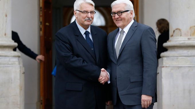 Polský ministr zahraničí Witold Waszczykowski (vlevo) s německým prezidentem Steinmeierem.