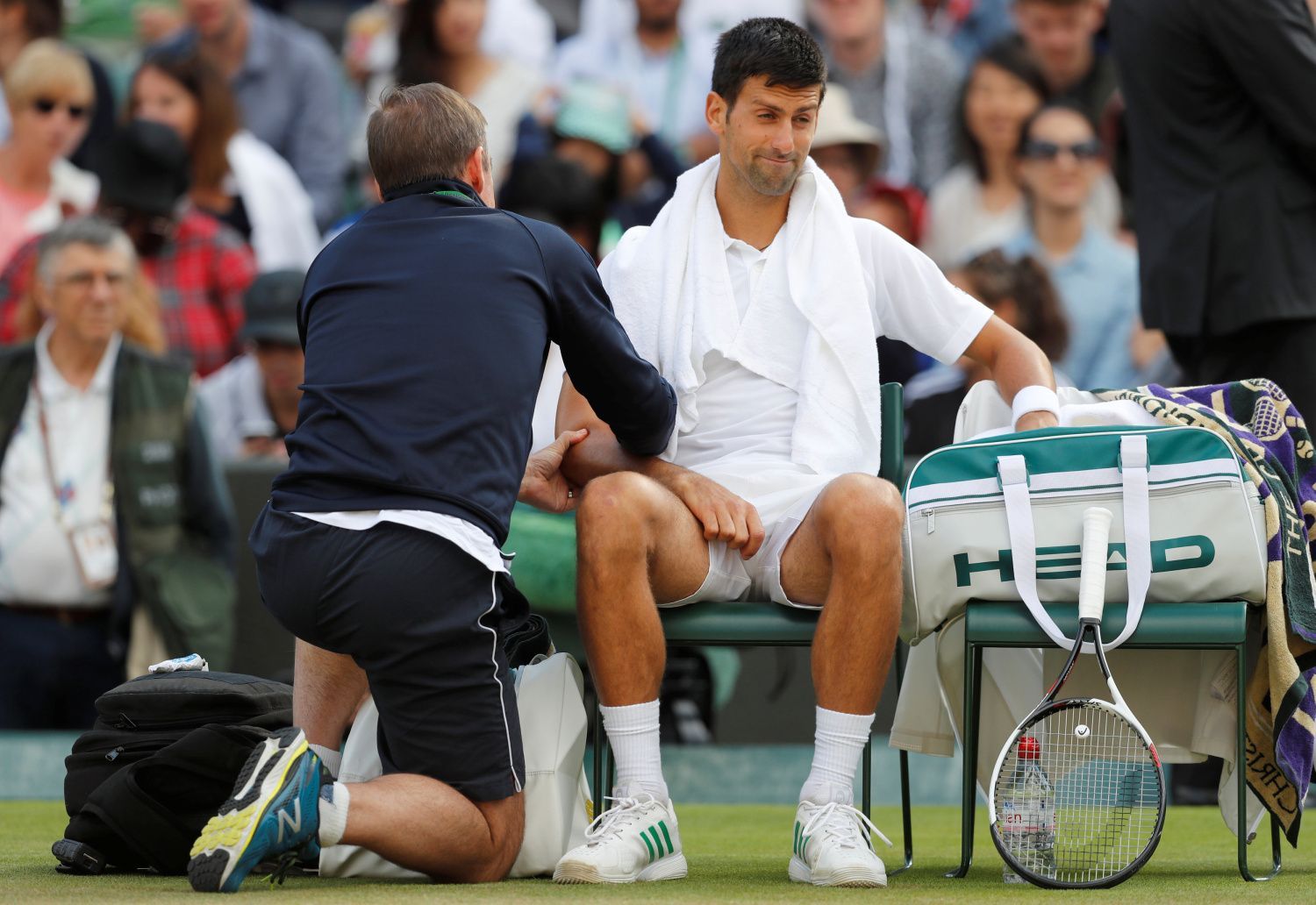 Wimbledon 2007: ošetřovaný Novak Djokovič