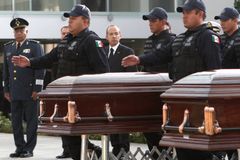 Mexiko prověřuje hromadný hrob se stovkou těl, policie tam pohřbívala oběti trestných činů
