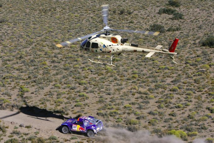 I když jsou účastníci Rallye Dakar monitorování i vrtulníky, ani Jižní Amerika se neobešla bez obětí. Bylo už jich celkem sedm.