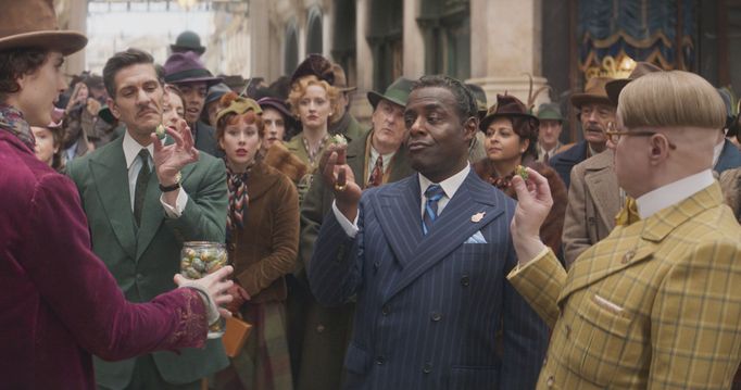 Timothée Chalamet jako Willy Wonka, Mathew Baynton coby Fickelgruber, Paterson Joseph v roli Arthura a Matt Lucas jako Prodnose.