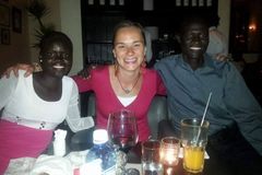 "Dostal jsi, tak dávej dál." Mladá Češka s kardiostimulátorem platí vzdělání chudým Keňanům