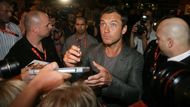 Jude Law po příjezdu do Karlových Varů