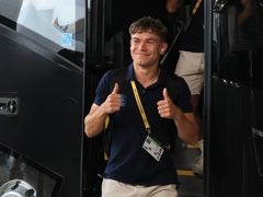 Adam Bell z Aucklandu si užívá atmosféru na fotbalovém MS klubů 2025.
