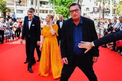 Tvrdí chlapi nezpívají. Aki Kaurismäki po 12 letech soutěží s filmem v Cannes