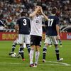 Německý útočník Marco Reus smutní po přátelském zápase s Argentinou