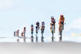 Cyklisté při mistrovství světa v dlouhém triatlonu (Ironman) na havajském ostrově Kona. (Canon EOS 1DX, EF 300 2,8 IS USM L II,  1/1000 s, f/4,5, ISO 200 )