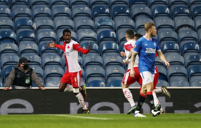 Peter Olayinka slaví první gól do sítě Rangers