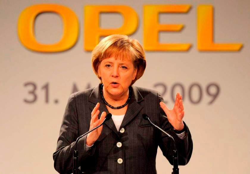 Angela Merkelová v centrále Opelu v Ruesselsheimu