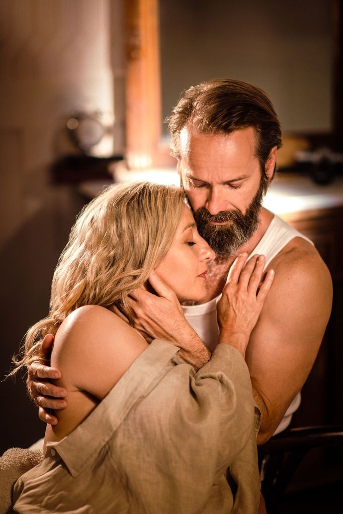 Představení Madisonské mosty v hlavních rolích s Janem Révaiem a Vandou Hybnerovou mělo v Nové Spirále premiéru v listopadu 2024.