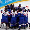 OH 2022, Peking, hokej, utkání o 3. místo, Slovensko - Švédsko, radost Slovenska