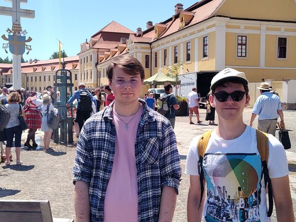 Na velehradskou pouť přijeli i mnozí zástupci mladé generace. 5. července 2025.