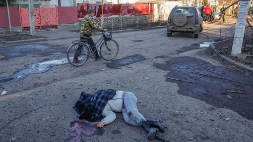 Následky ostřelování města Volnovacha na východě Ukrajiny.