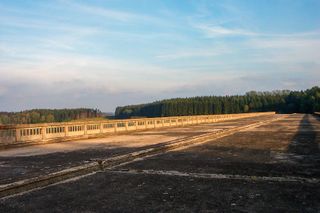 Nedokončená soustava mostů zatopená vodním dílem na Želivce poblíž obce Hulice. Také tato stavba byla budována během trvání Protektorátu Čechy a Morava,