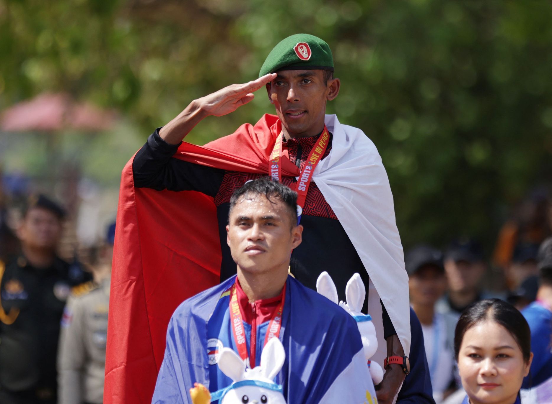 Hry jihovýchodní Asie 2023: salutující vítěz maratonu Agus Prayogo z Malajsie