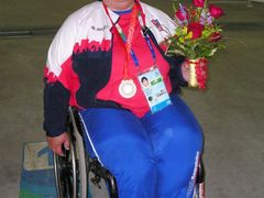 První česká paralympijská vítězka v Pekingu 2008 - koulařka Eva Kacanu.