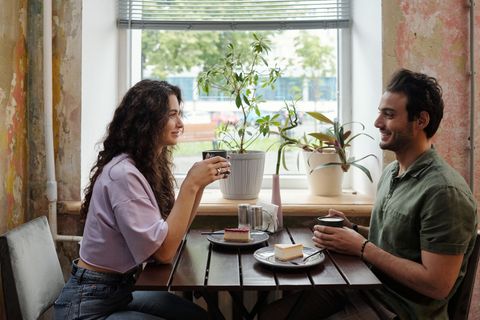 Proč je randění v roce 2024 tak těžké? Spokojené nejsou ženy, ale ani muži