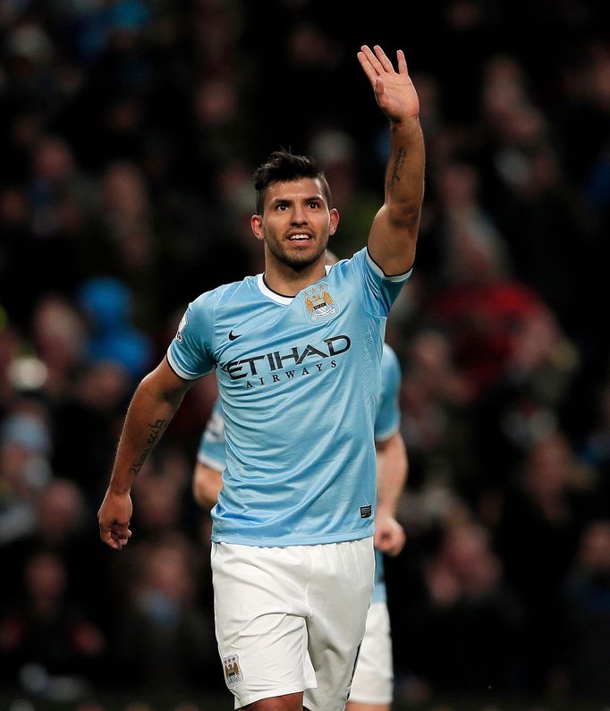 Sergio Agüero (City) slaví branku v Premier League