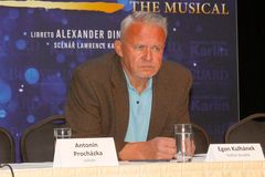 Ředitelem Hudebního divadla v Karlíně zůstane Egon Kulhánek