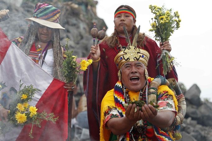 Šamani v Peru používají při rituálech i halucinogenní rostliny jako je ayahuasca.