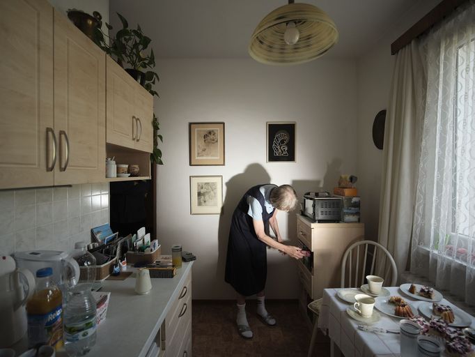 Paní Anna bydlí na sídlišti v pražských Malešicích.