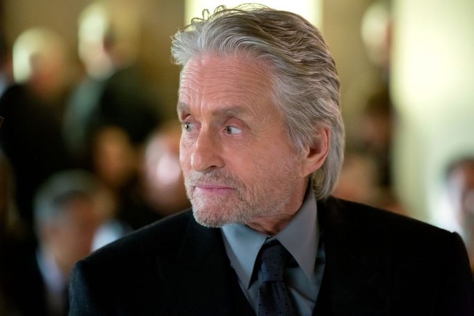 Michael Douglas v seriálu Kominského metoda.