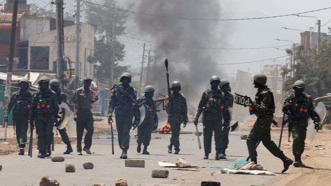 Policisté zakročili proti demonstrantům v Kisumu.