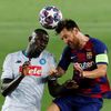 Kalidou Koulibaly a Lionel Messi v odvetném osmifinále Ligy mistrů Barcelona - Neapol