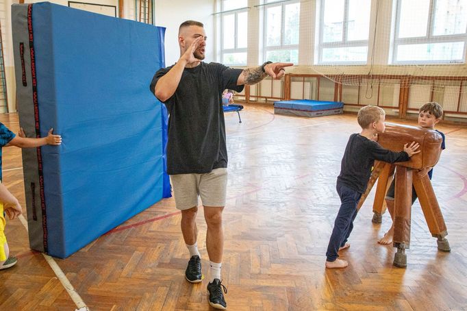 Jakub Pančík na lekci parkouru.