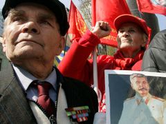 Pro ruské komunisty jsou Lenin a Staln stále ikonami.