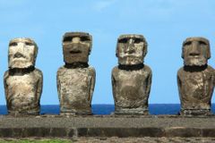 Vědci už vědí,odkud jsou klobouky na sochách z Rapa Nui