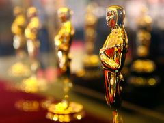 Zlaté sošky Oskarů již brzy získají své majitele; filmové ceny se budou rozdělovat 25. února.