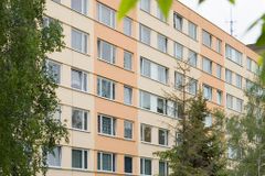 Praha prodá tisíce bytů na sídlištích, cenu určí znalec