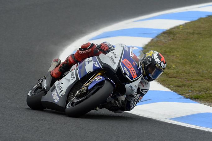 Jorge Lorenzo oslavil na okruhu Phillip Island svůj druhý titul mistra světa MotoGP. Vyhrál v předposledním klání sezony, když jeho největší rival, Dani Pedrosa, spadl.