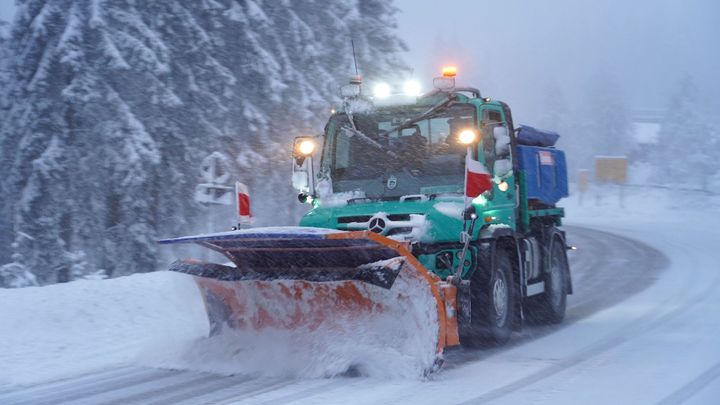 Alpy dál sužuje sněhová kalamita, v Bavorsku vyhlásili stav přírodní katastrofy