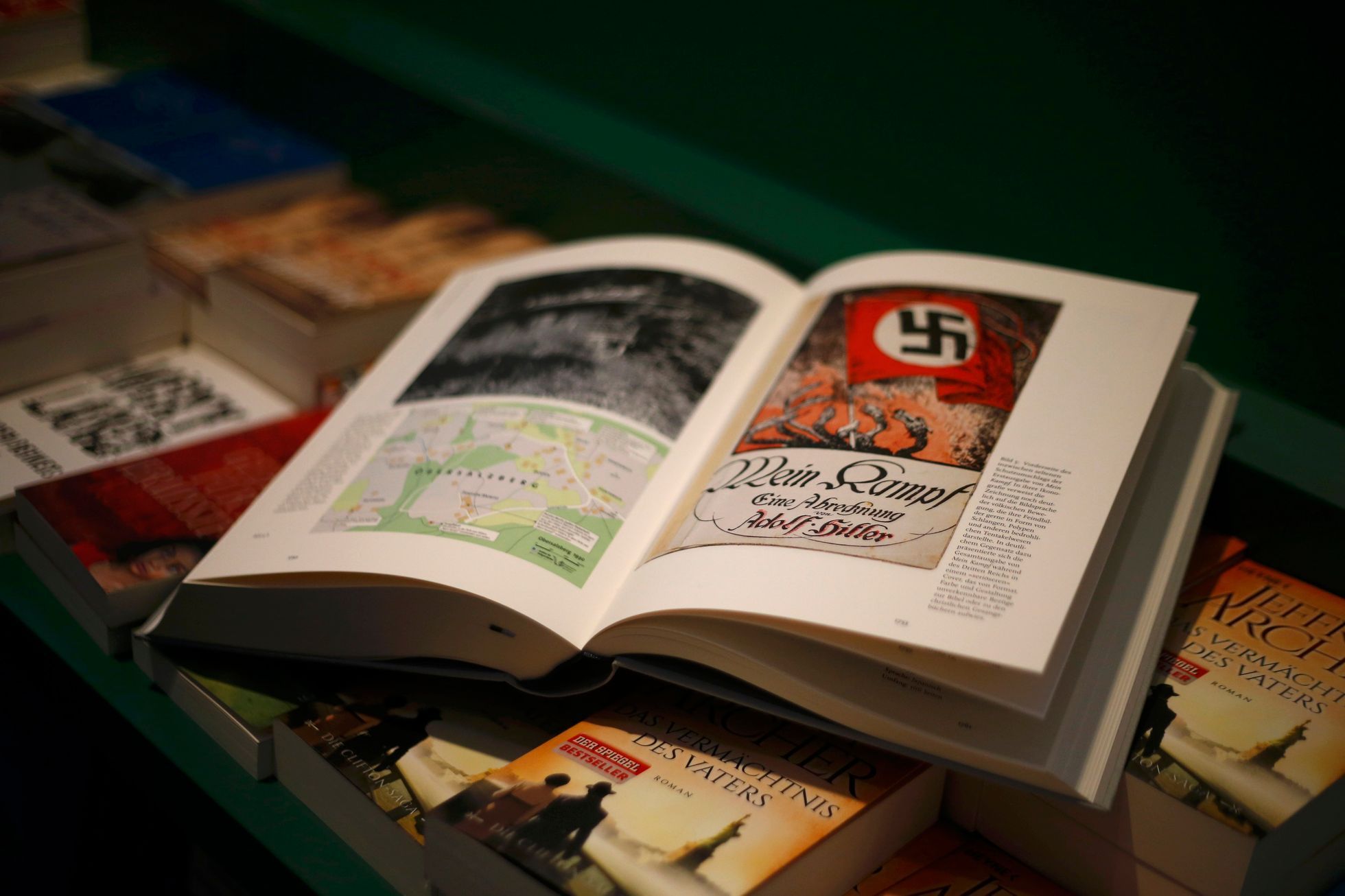 "Hitler, Mein Kampf - kritické vydání"