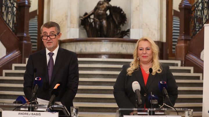 Babišova vláda asi nestihne prosadit zákon o bydlení, Dostálová ho předloží až za rok