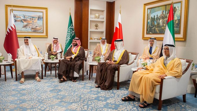 Summit arabských a islámských lídrů v Dauhá, svolaný k projednání izraelského útoku na Hamas na katarském území v Dauhá, Katar, 15. září 2025.