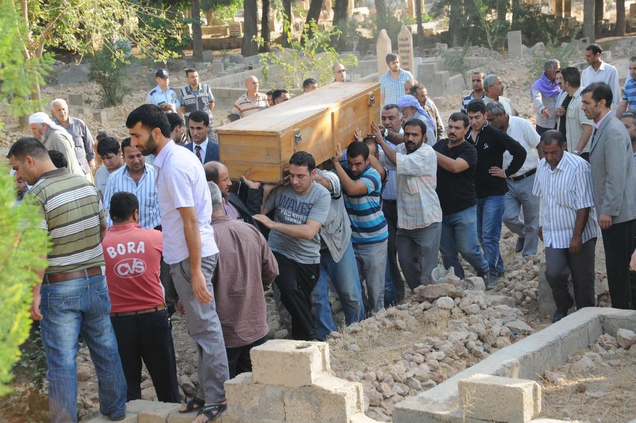 Turecko - Sýrie - pohřeb obětí střelby
