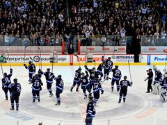 Kanadský Winnipeg se výhry v NHl dočkal po patnácti letech. 