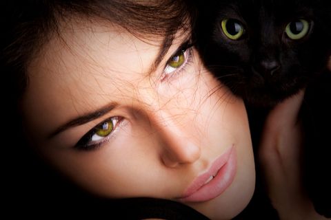 Sexy, poutavé a jednoduché: Jak správně nalíčit "kočičí oči"?