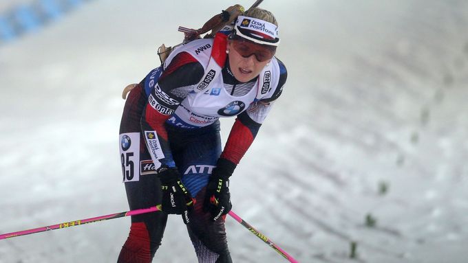 Lucie Charvátová v cíli sprintu.