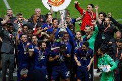 Manchester United vynuloval Ajax Amsterdam a slaví vítězství v Evropské lize. Radují se i ve Zlíně