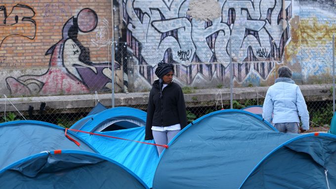 Italská policie vystěhovala z prázdné budovy africké migranty