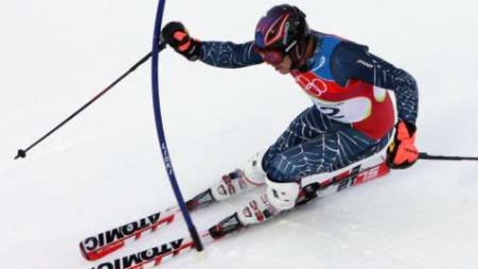 Americký lyžař Bode Miller byl v prvním kole kombinačního slalomu diskvalifikován. Jeden z horkých favoritů závodu se tak zlata nedočká.