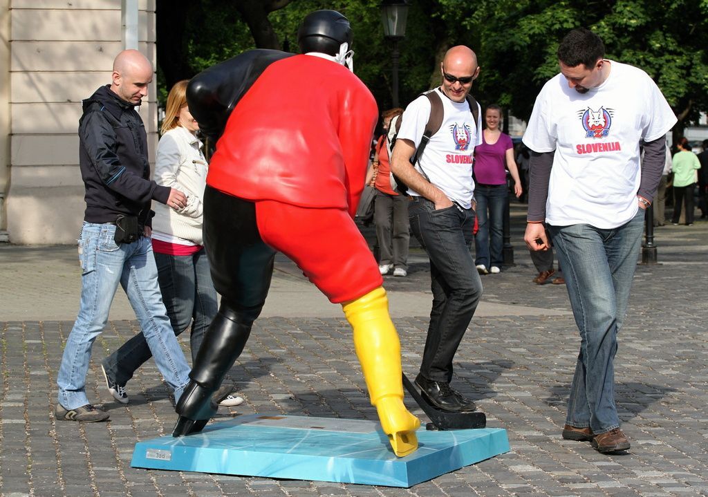 Sochy hokejistů v Bratislavě